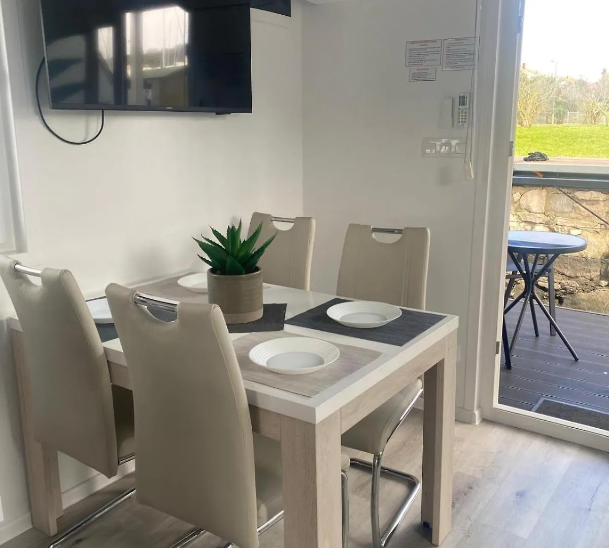 Floating House - Luxury Floating Sea Oasis Pula Apartment