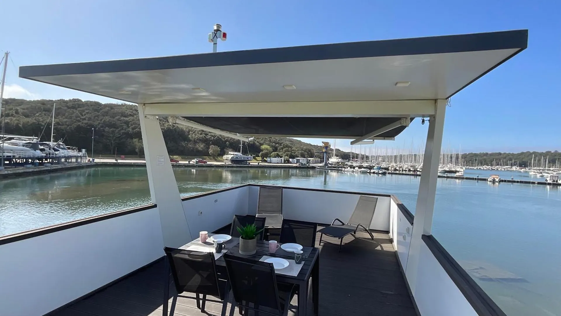 Floating House - Luxury Floating Sea Oasis Pula Apartment Croatia