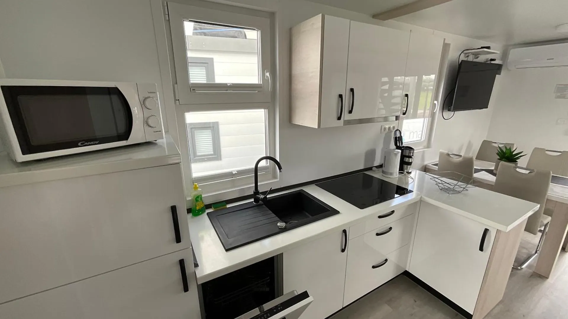 Floating House - Luxury Floating Sea Oasis Pula Apartment