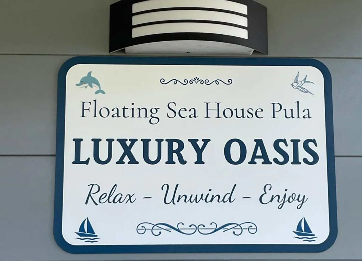 Floating House - Luxury Floating Sea Oasis Pula Apartment