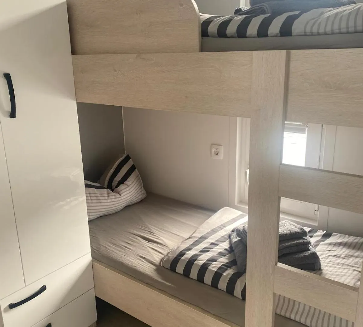 Floating House - Luxury Floating Sea Oasis Pula Apartment