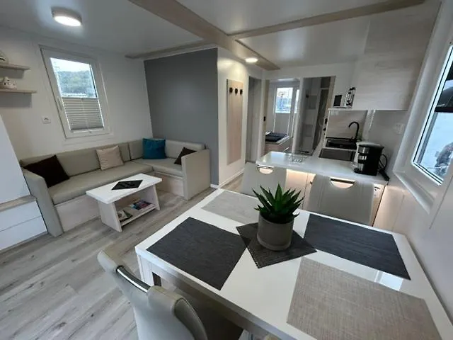 Floating House - Luxury Floating Sea Oasis Pula Apartment 0*,